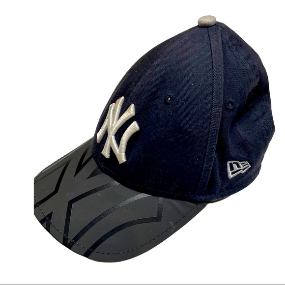 New Era Kids MLB Basic NY Yankees Adjustable Cap • Blue • Good Condition - Picture 2 of 5